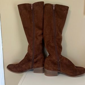 Universal Thread Boots
